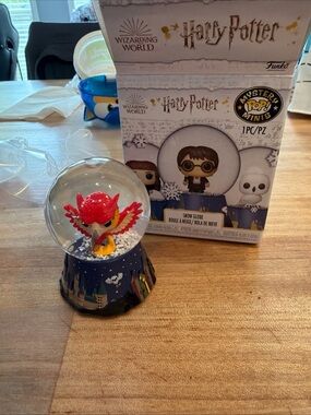 Funko Harry Potter Red and Yellow Phoenix Snow Globe